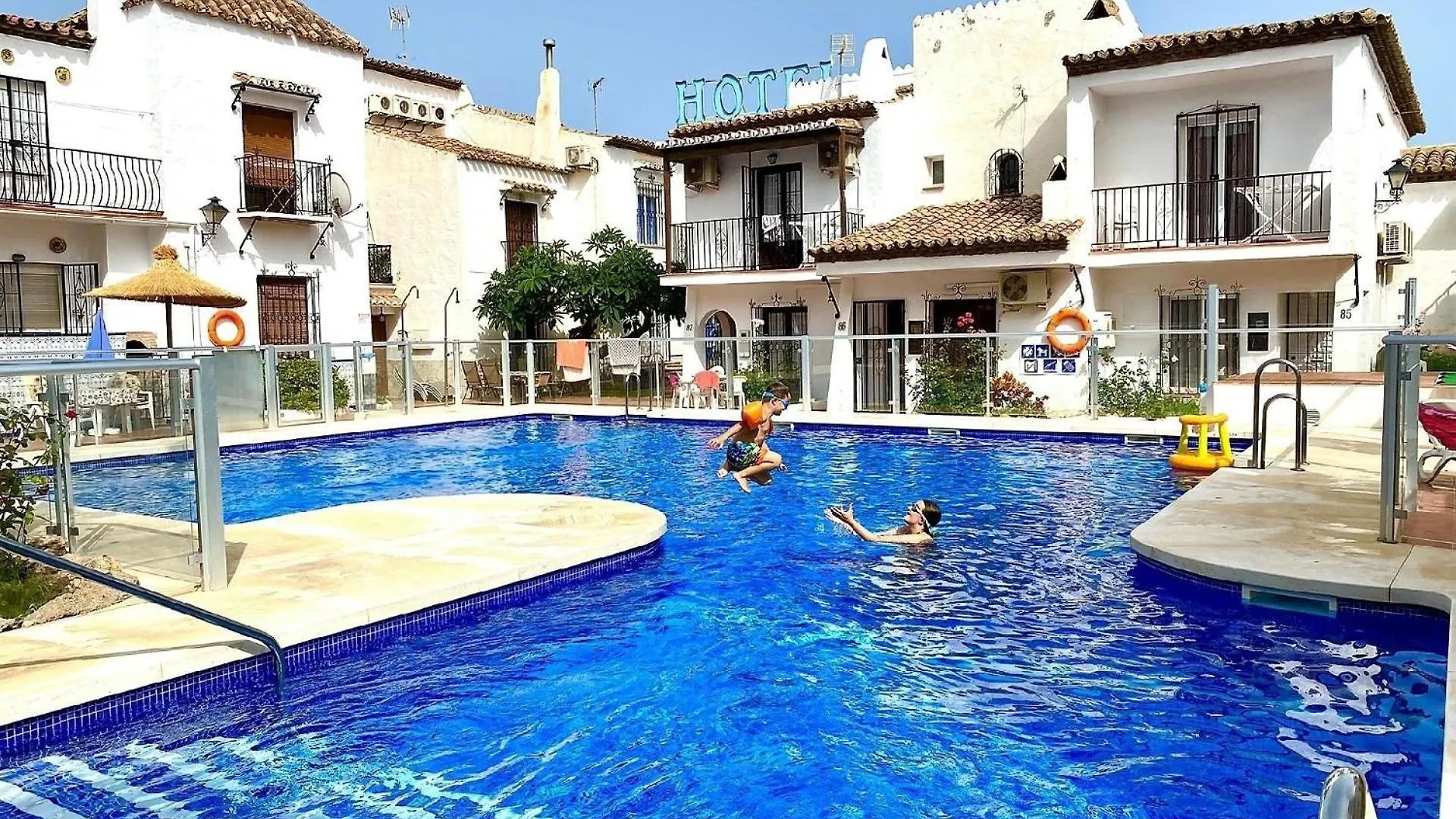 Ferienhaus Fuer 4 Personen Ca 80 Qm In Nerja, Andalusien Costa Del Sol contacts