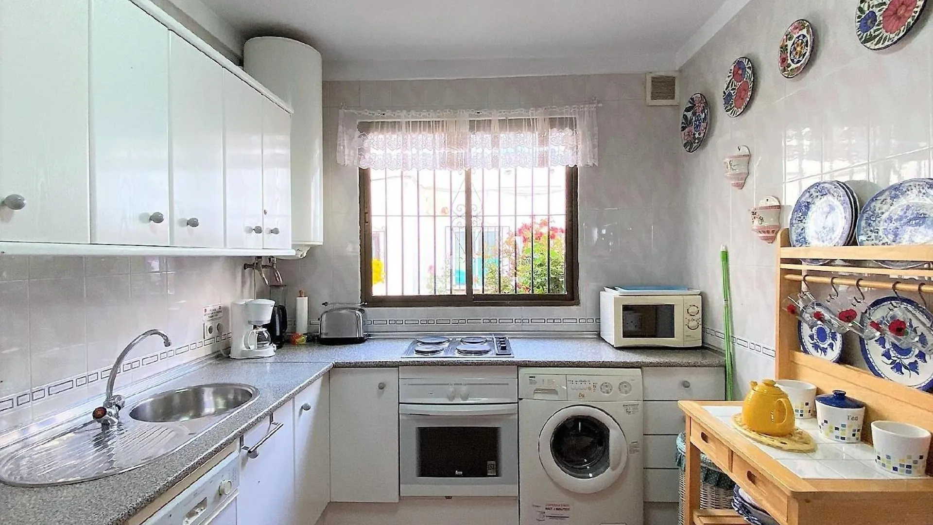 Ferienhaus Fuer 4 Personen Ca 80 Qm In Nerja, Andalusien Costa Del Sol Нерха